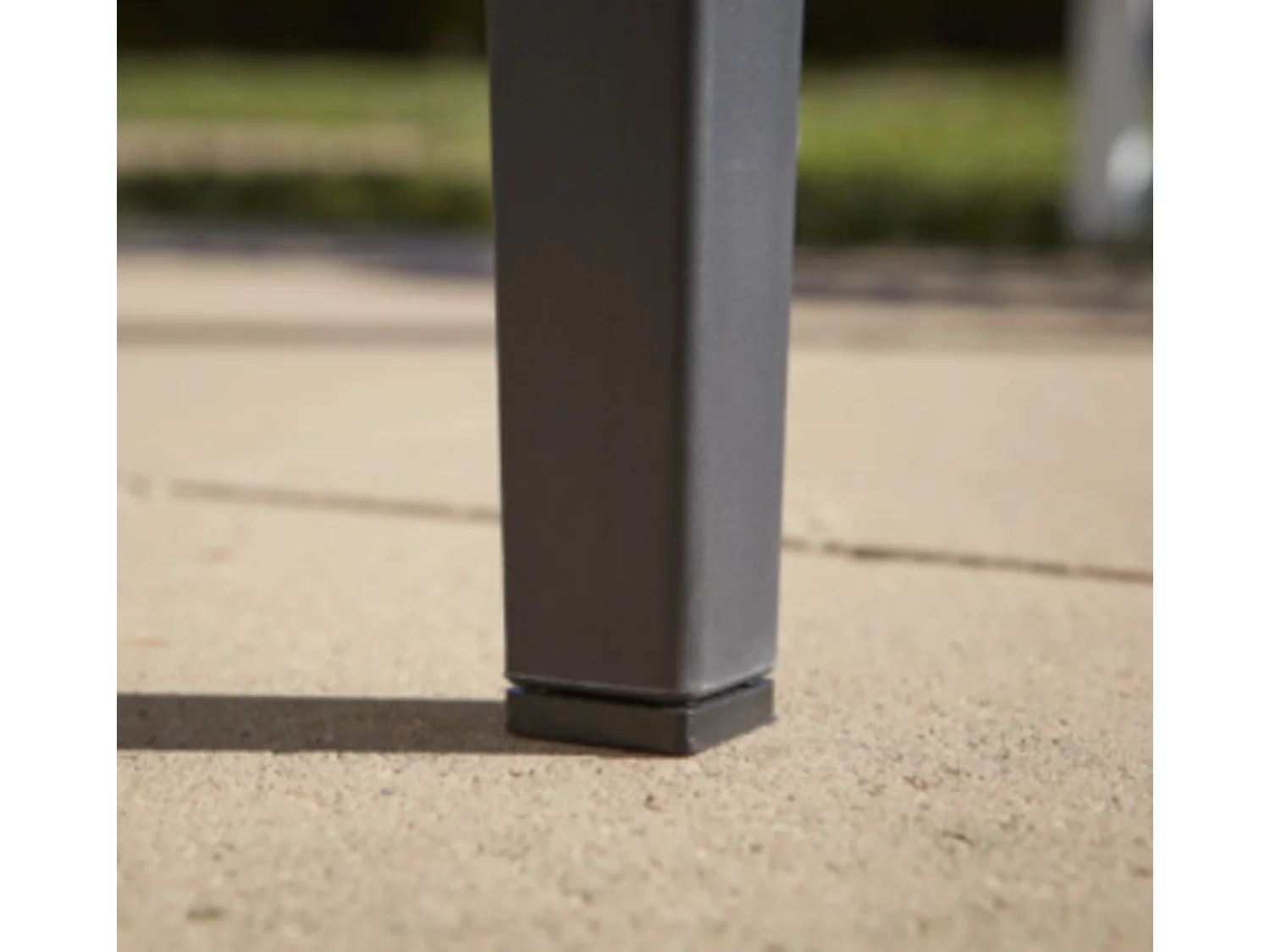 Lot de 6 chaises de jardin empilables en résine coloris anthracite - Longueur 48 x Profondeur 53 x Hauteur 80 cm  