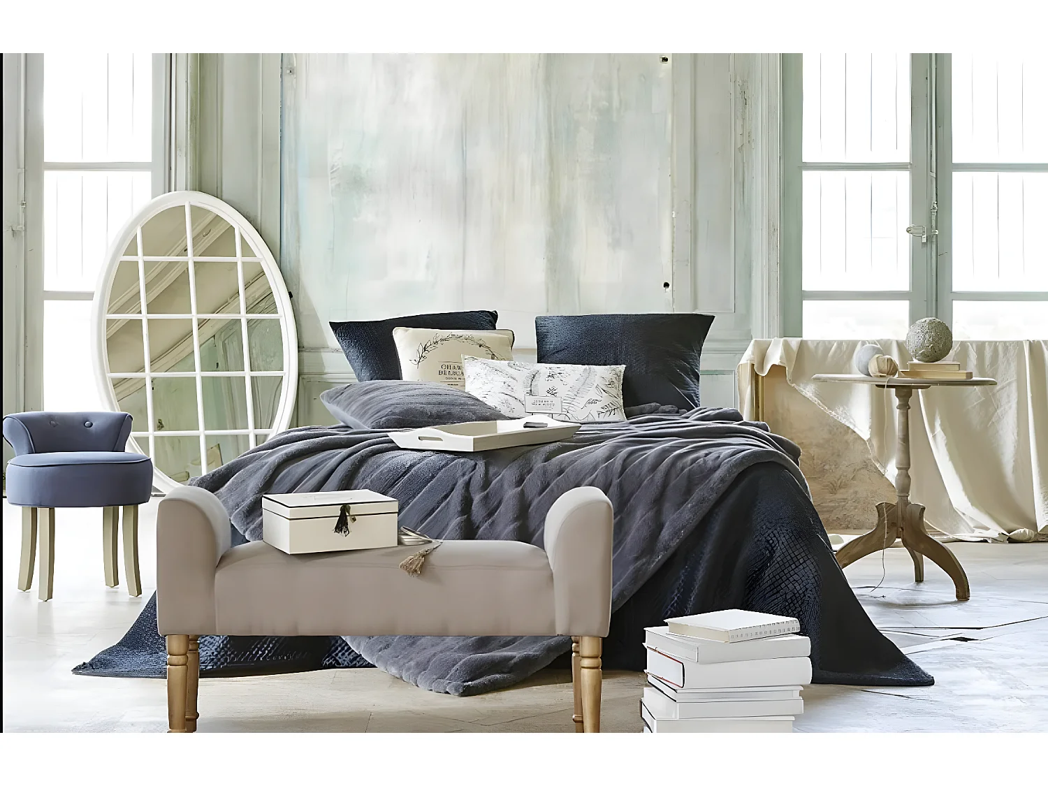 Plaid, couverture en polyester coloris gris foncé - L. 230   x P. 180  x H.  2 cm