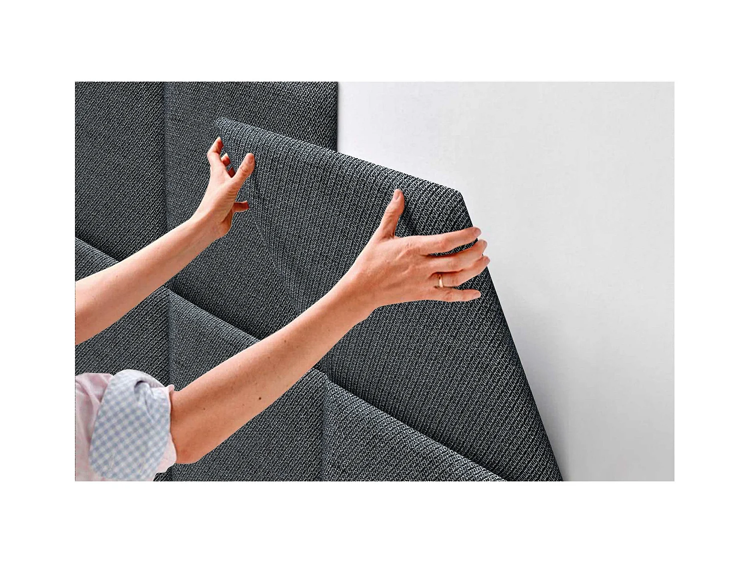 DHOME Tête de Lit Rembourrée Composée de Panneaux Autoadhésifs Interchangeables Série Luxury Edition Lit de Luxe Chambre (Silver Ebony, 105cm)