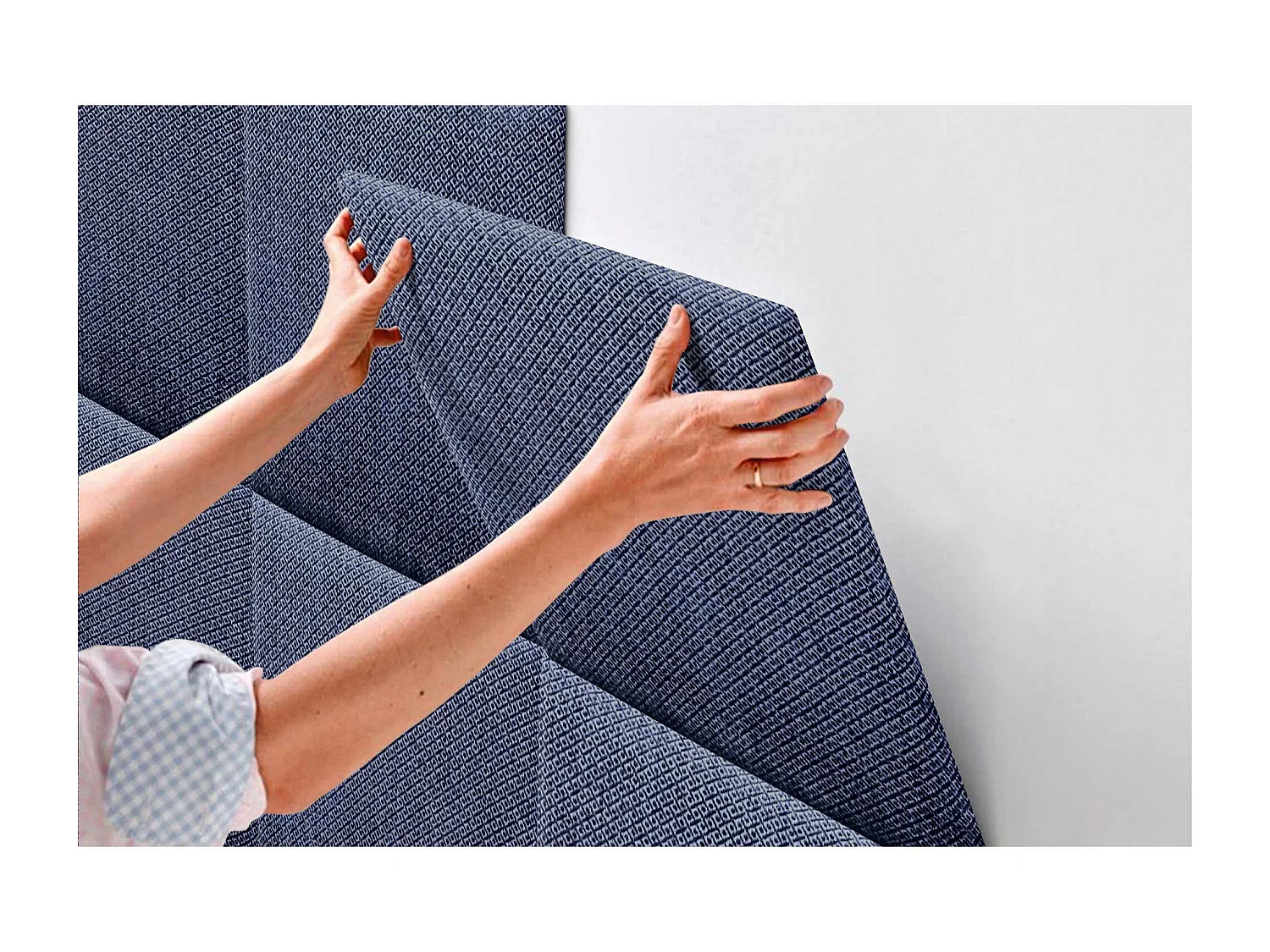 DHOME Tête de Lit Rembourrée Composée de Panneaux Autoadhésifs Interchangeables Série Luxury Edition Lit de Luxe Chambre (Silver Marine, 110cm)