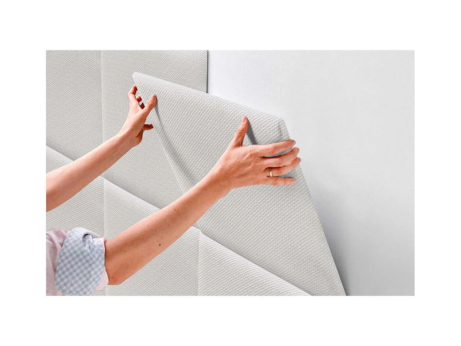 DHOME Tête de Lit Rembourrée Composée de Panneaux Autoadhésifs Interchangeables Série Luxury Edition Lit de Luxe Chambre (Silver Nacar, 200cm)