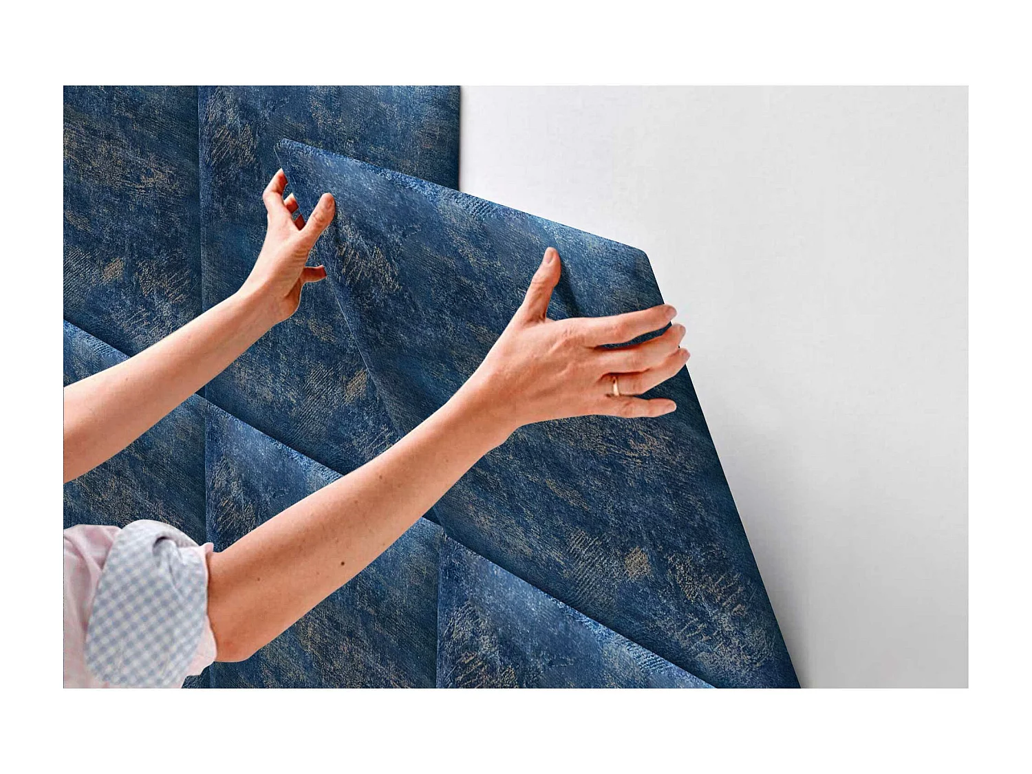 DHOME Gepolstertes Kopfteil aus austauschbaren selbstklebenden Paneelen Luxury Edition Serie Luxusbett Schlafzimmer (Luxurious Blue, 105cm)