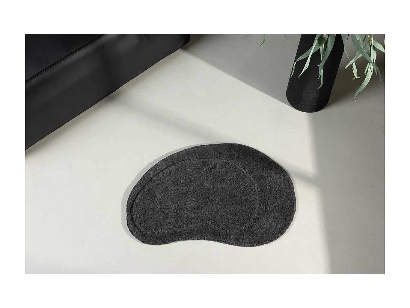 Tappetino da bagno in pietra 75x50cm grigio scuro.