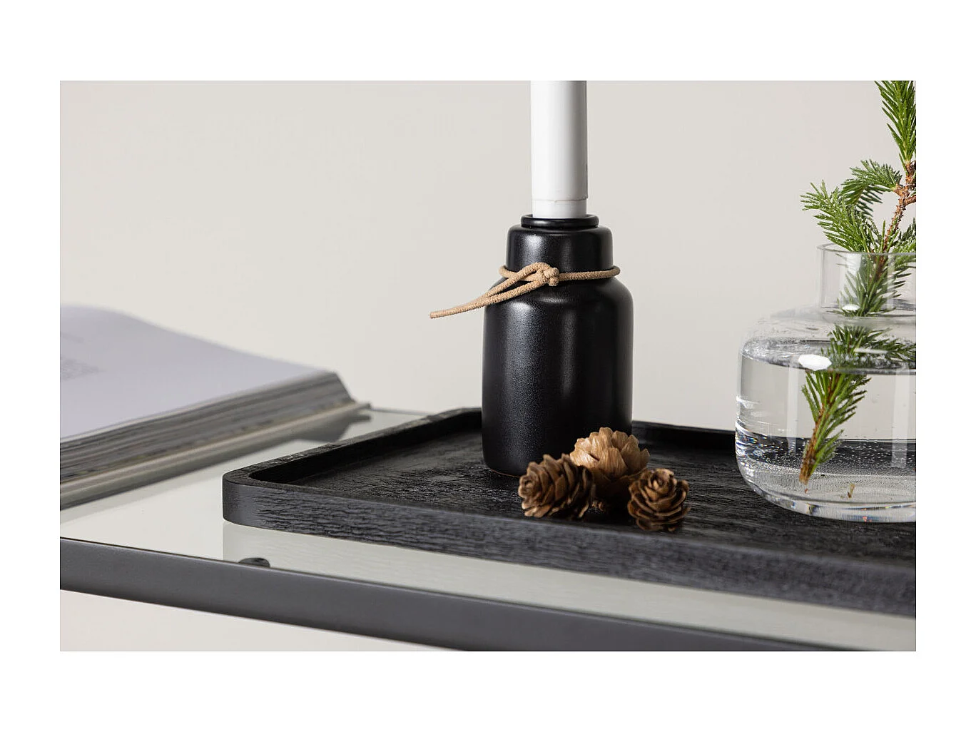 Ulricehamn kandelaar met LED-licht zwart.