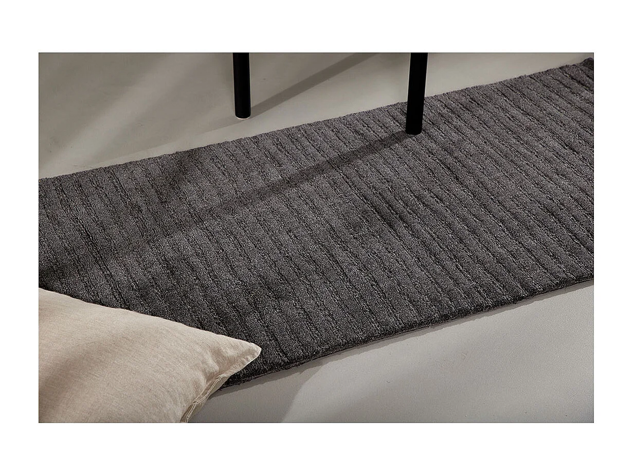 Milton tapis 200x72cm gris foncé.