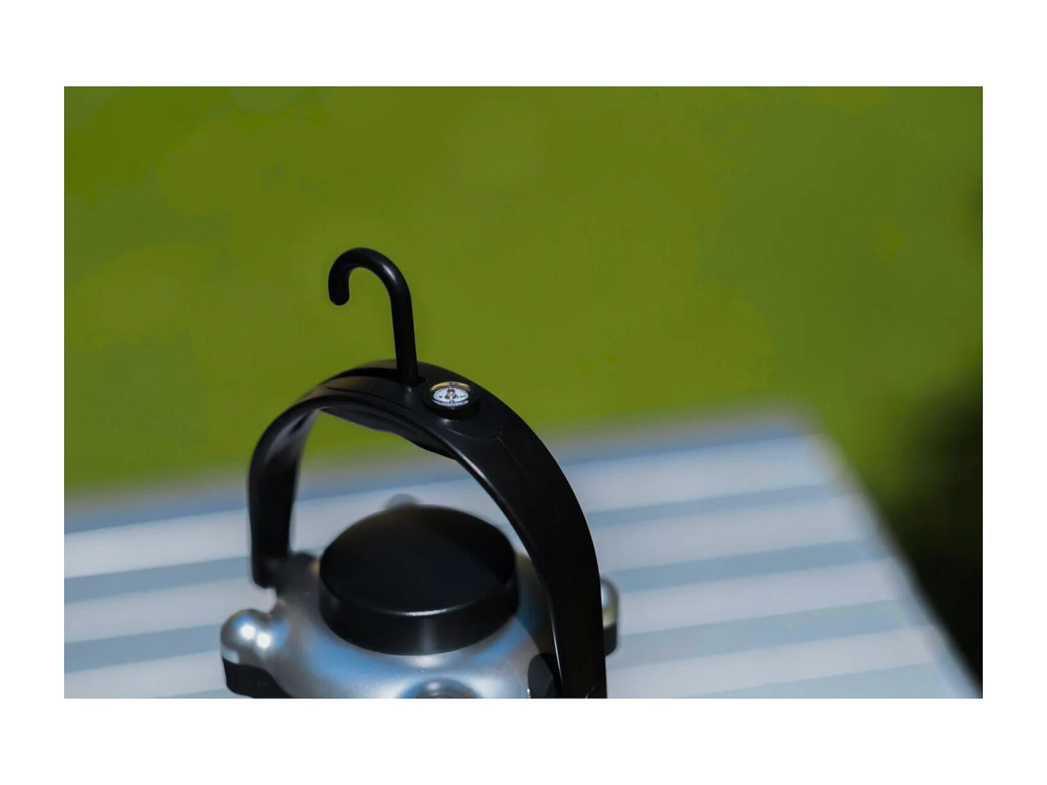 O'Camp Camping lantaarn - - 12 LED verlichting - Handvat + kompas inbegrepen