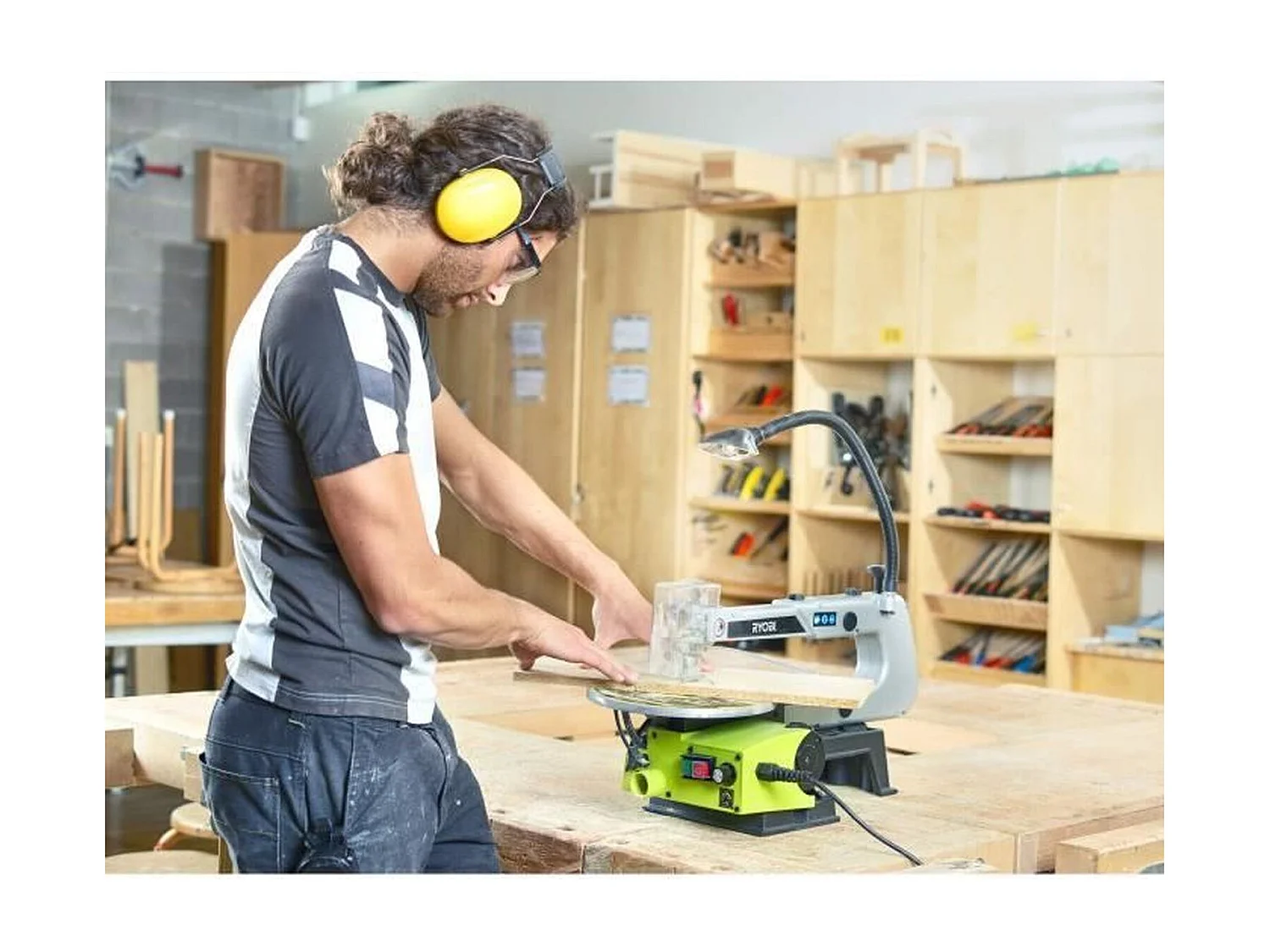 Scie a chantourner stationnaire RYOBI 125W - 405mm RSW1240G