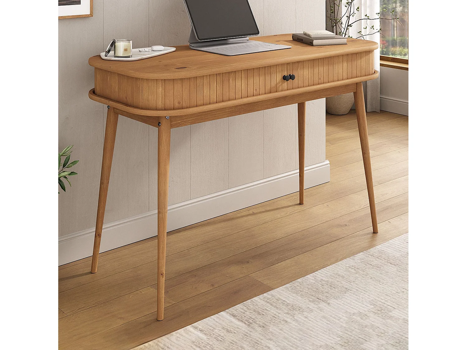 Bureau JARI en bois massif coloris chêne, 113 x 75 x 50 cm, façade cannelée, rangement avec porte coullisante