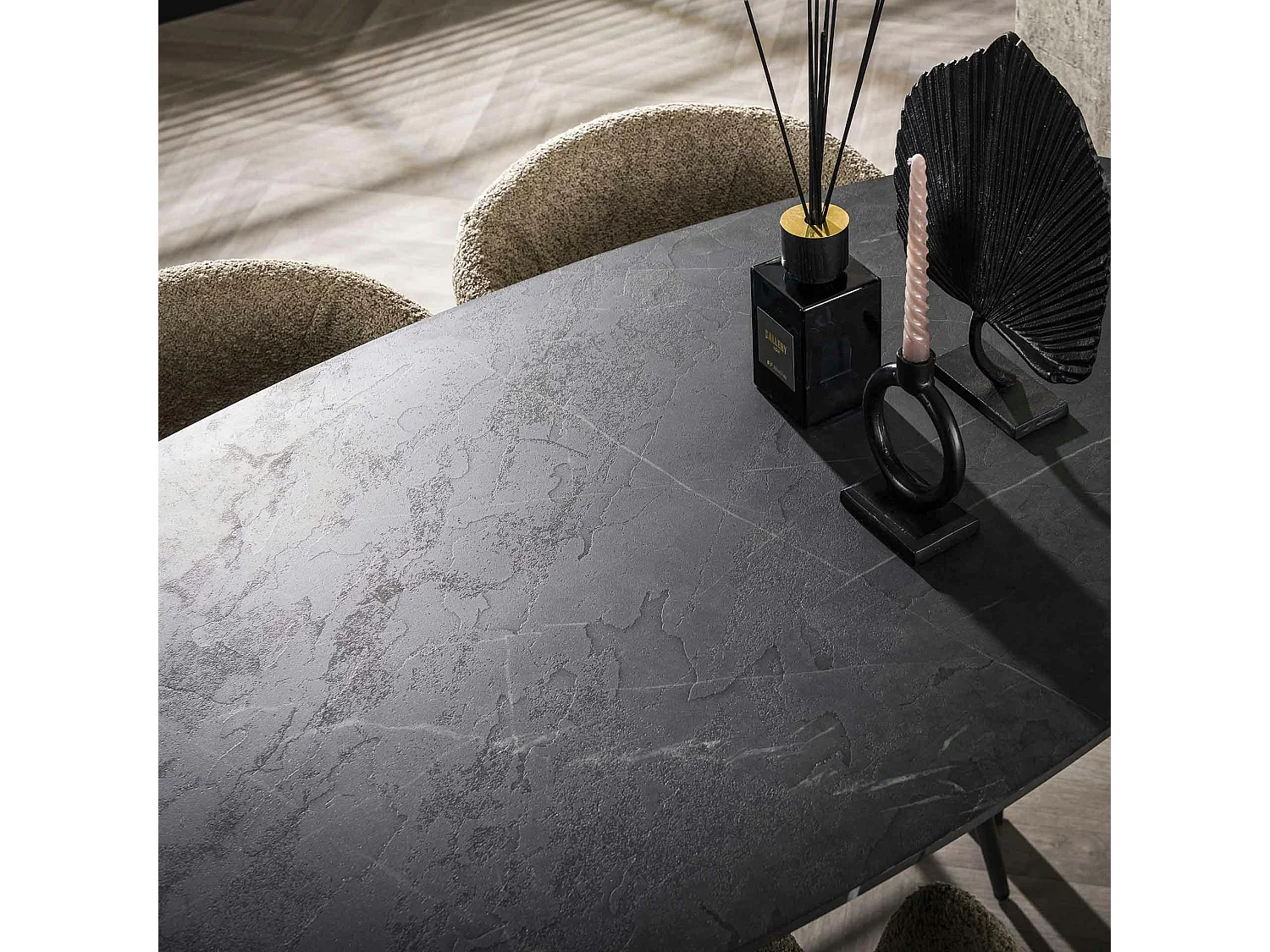 Table haute de cuisine forme organique avec effet marbre 140 cm RALF