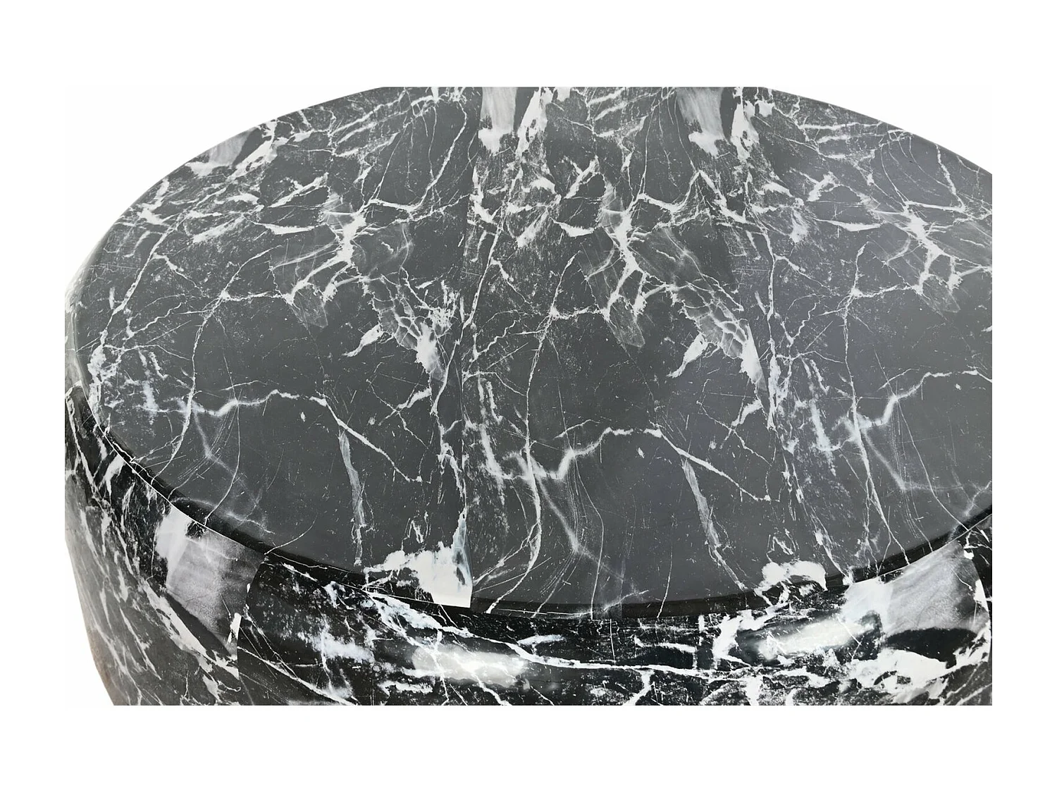 Table basse marbre noir éclat doré pour salon chic