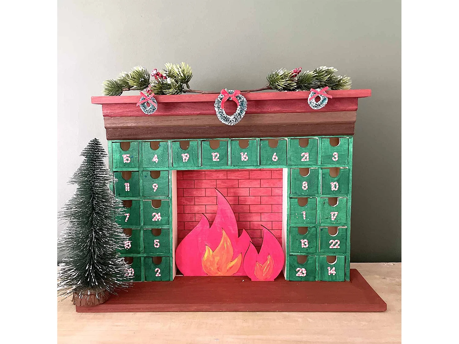 Calendario de Adviento Chimenea 46,5 x 33 cm