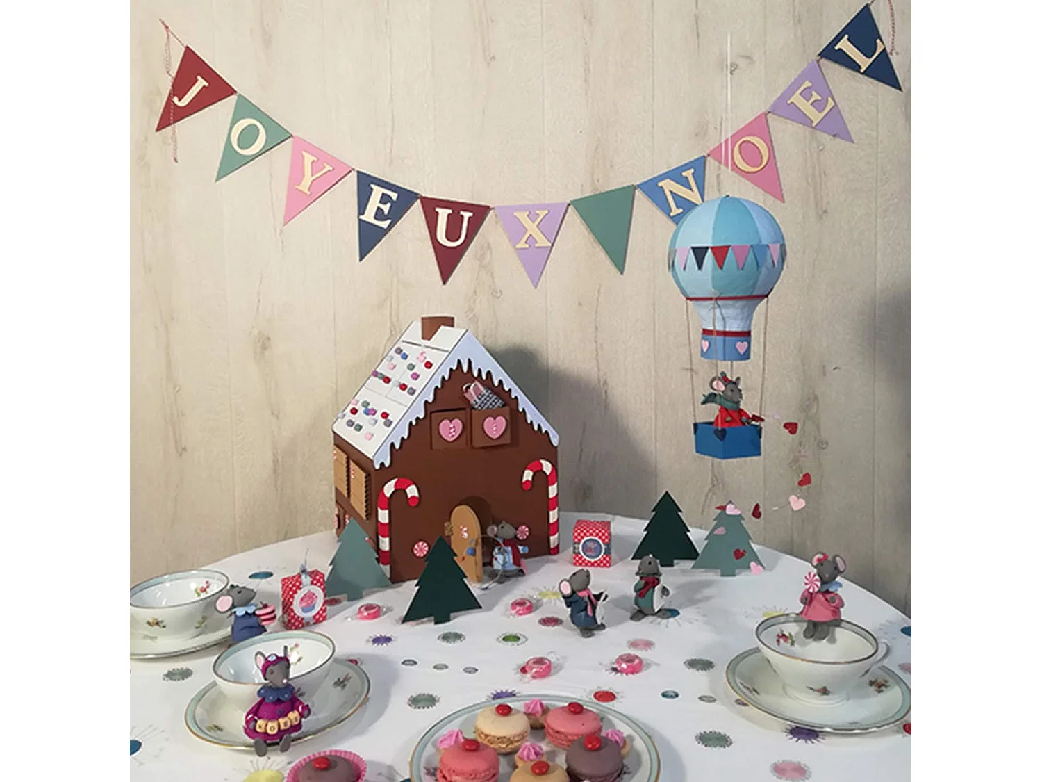 Holzadventskalender Lebkuchenhaus 33 x 26 x 23 cm