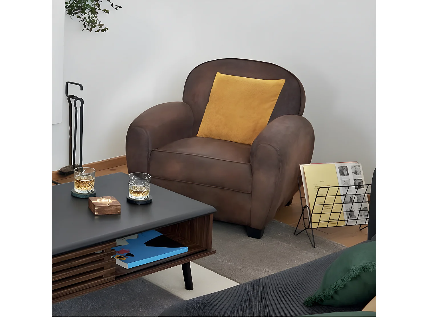 Fauteuil en mousse PU coloris marron - Longueur 81 x Profondeur 86 x Hauteur 81 cm