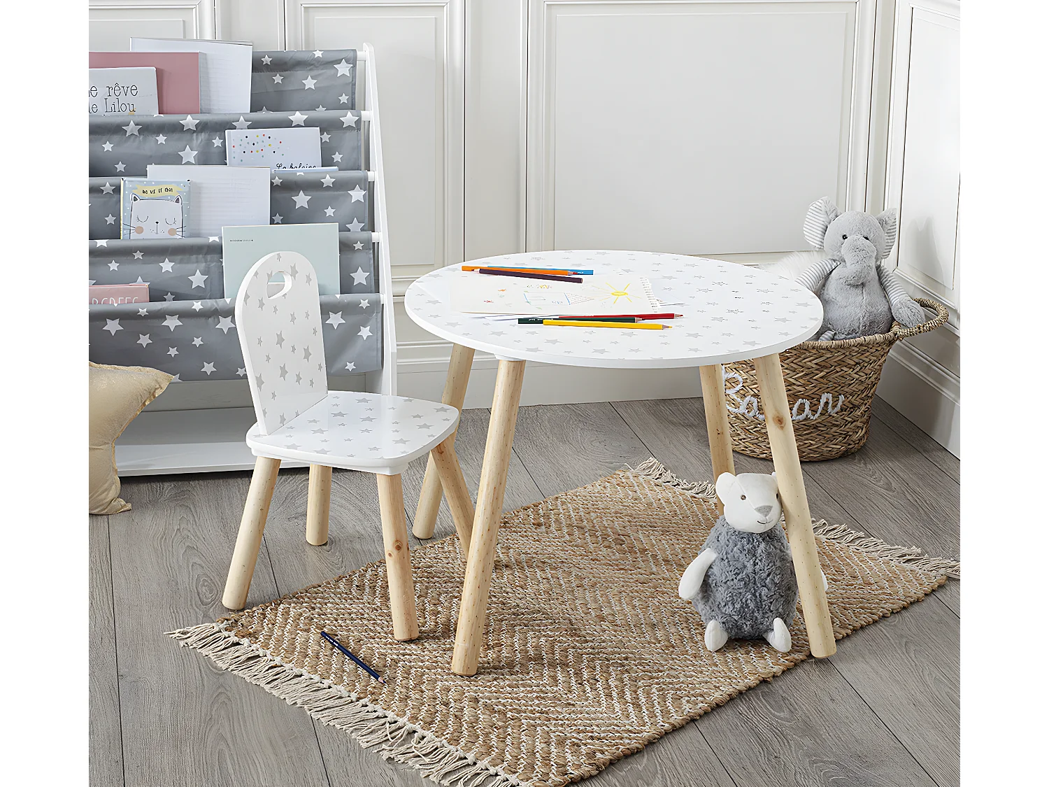 Chaise enfant coloris blanc motif étoiles - Longueur 32 x Profondeur 31,5 x Hauteur 50 cm