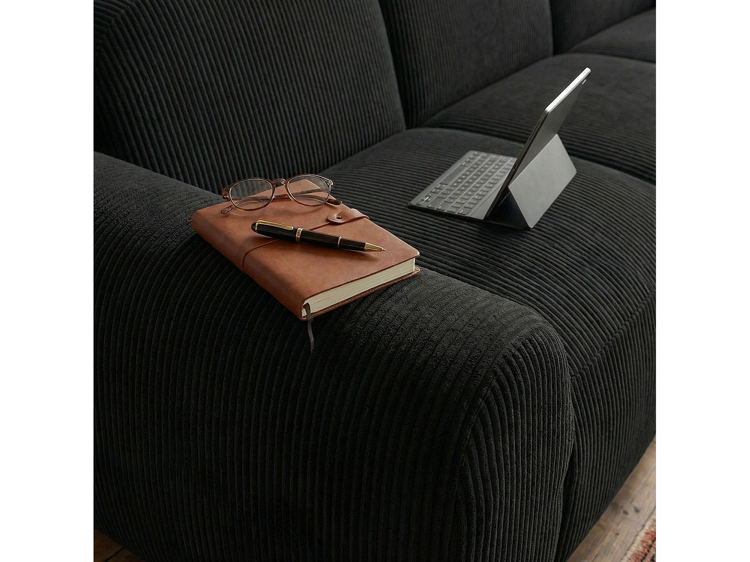 Canapé 3 places convertible dossier et accoudoirs arrondis Oliver Velours côtelé Noir