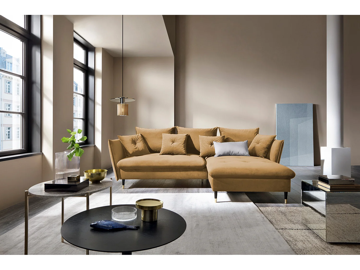 Canapé d'angle GLAM convertible, ottomane & pieds dorés – canapé en velours style glamour avec coussins déco, 258x167x91 cm, côté droit PLATINE