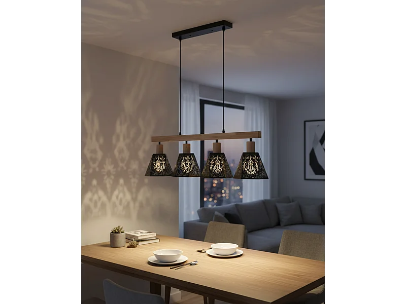 Lampadario in legno e metallo nero con 4 paralumi