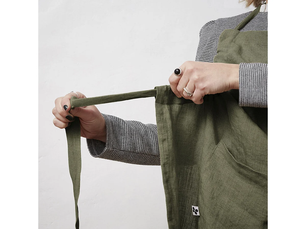 MARGAUX - Tablier Ajustable avec Poche 70x85cm Lin Lavé Coloris Thym