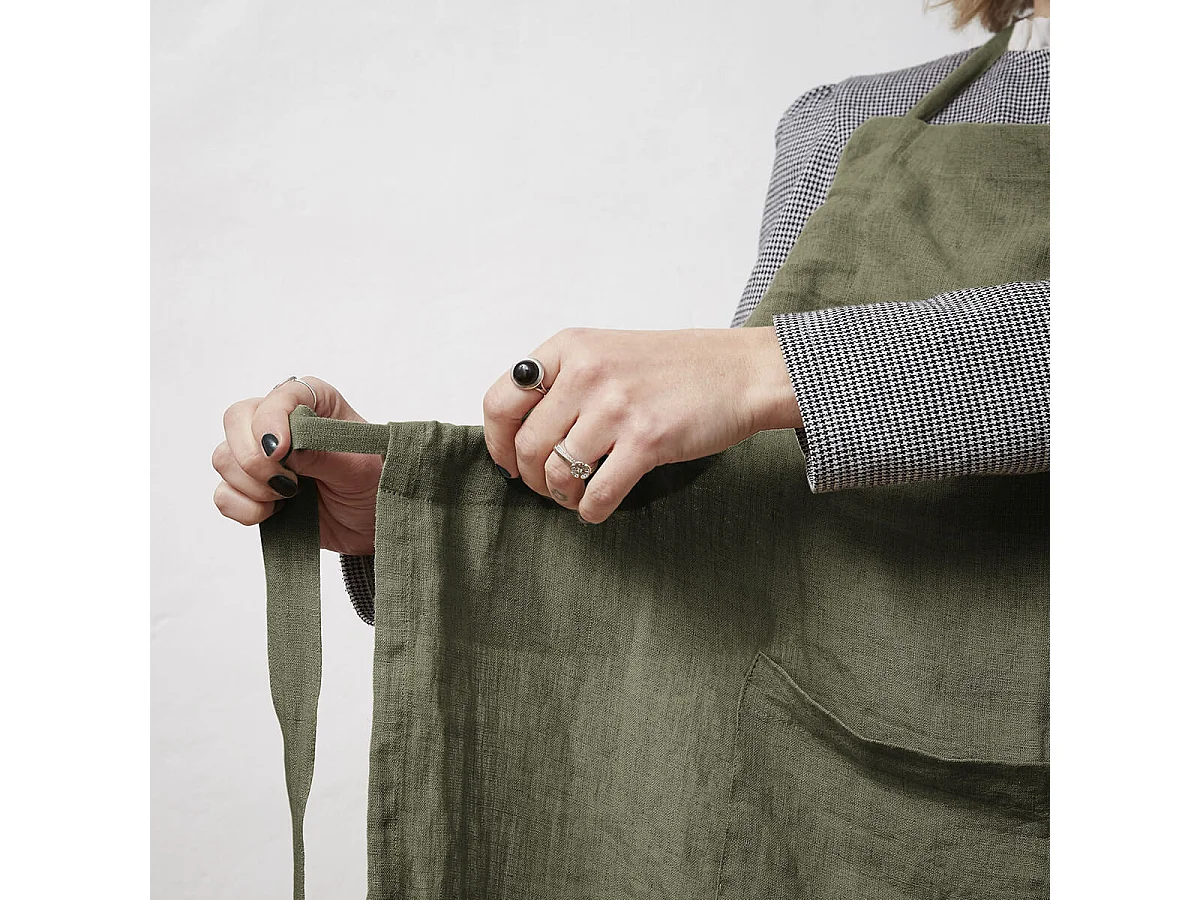 MARGAUX - Tablier Ajustable avec Poche 70x85cm Lin Lavé Coloris Thym