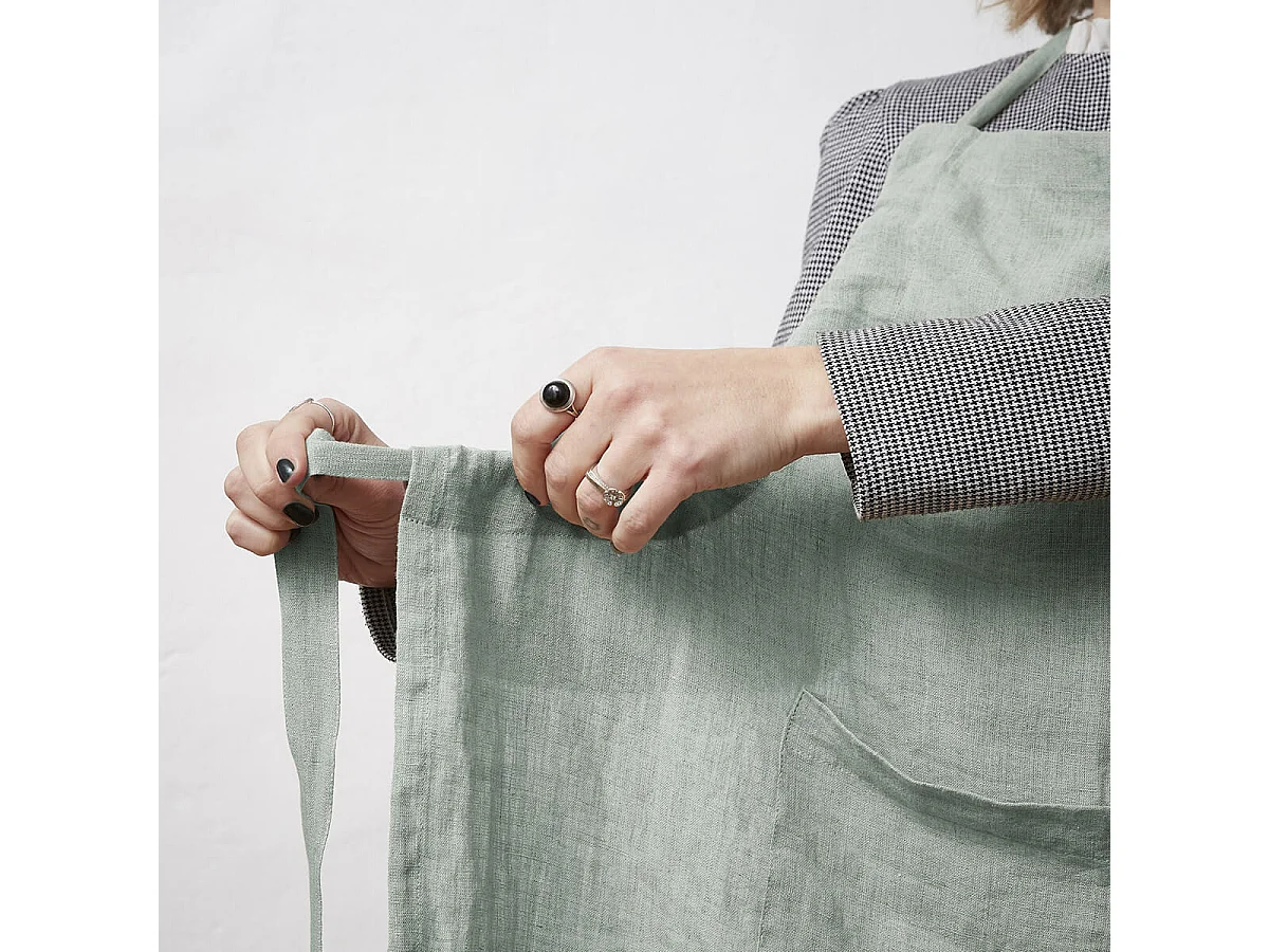 MARGAUX - Tablier Ajustable avec Poche 70x85cm Lin Lavé Coloris Eucalyptus