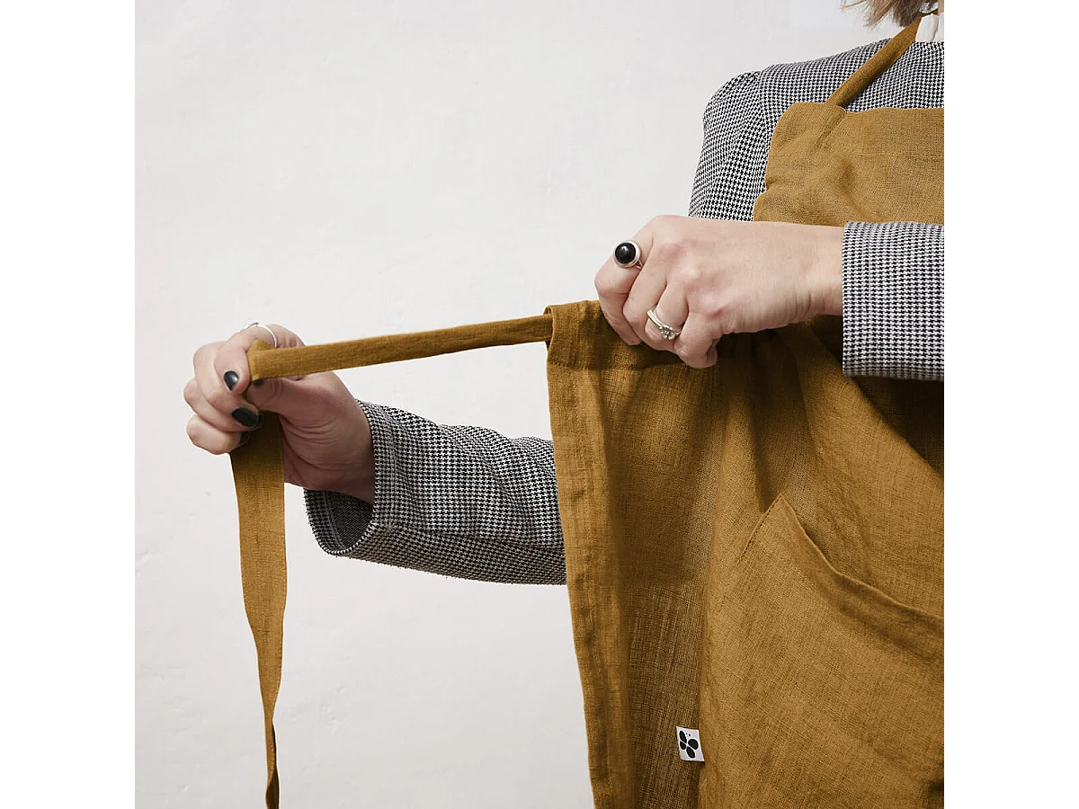 MARGAUX - Tablier Ajustable avec Poche 70x85cm Lin Lavé Coloris Caramel