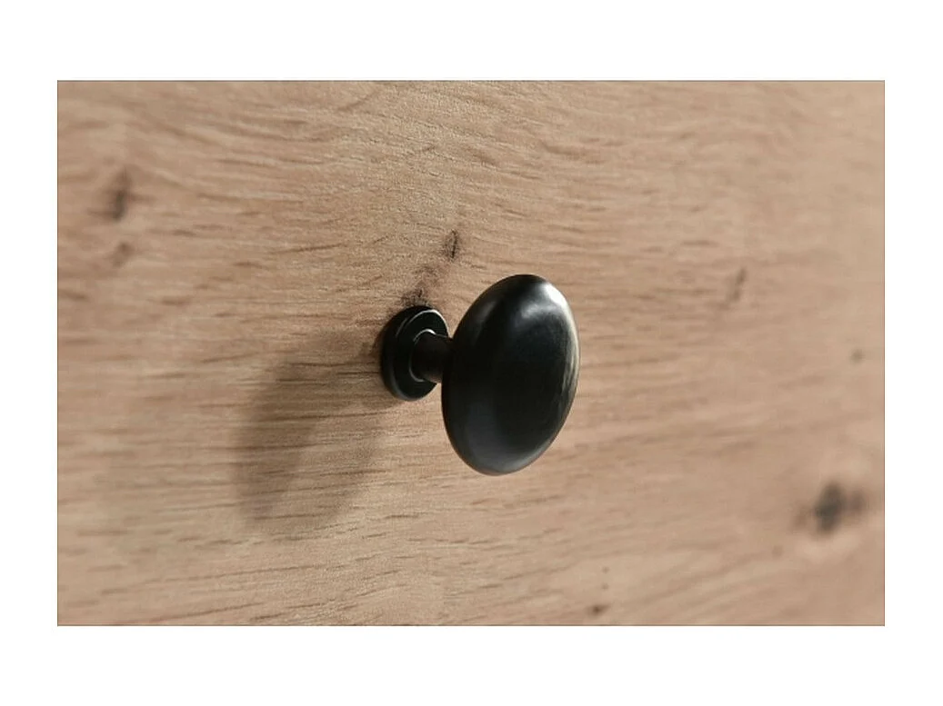 Armadio Hendall in rovere con piedini in metallo nero