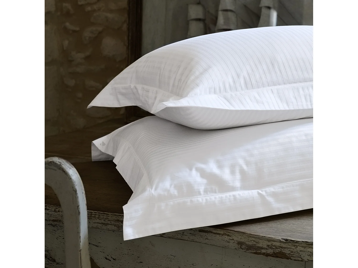 Parure de lit 280x240 cm set 65x65 satin CONCERTO rayures blanc Neige