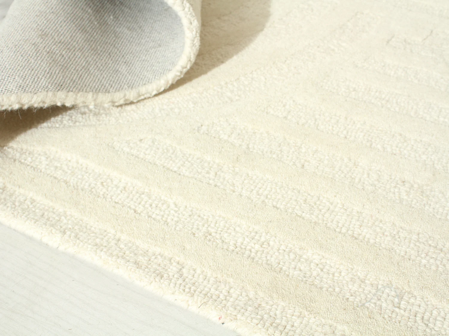 Tapis 100% laine tufté main - 160 x 230 cm - Blanc cassé - 2000 g/m² - LUZAN