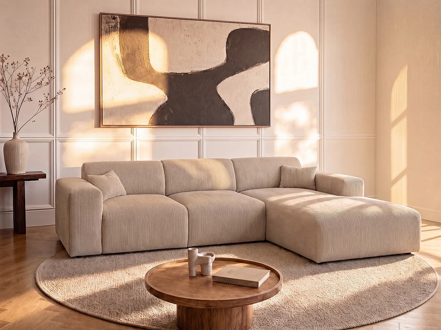 Grote hoekslaapbank met hoek rechts van beige ribfluweel met fijne ribbels POGNI van Maison Céphy
