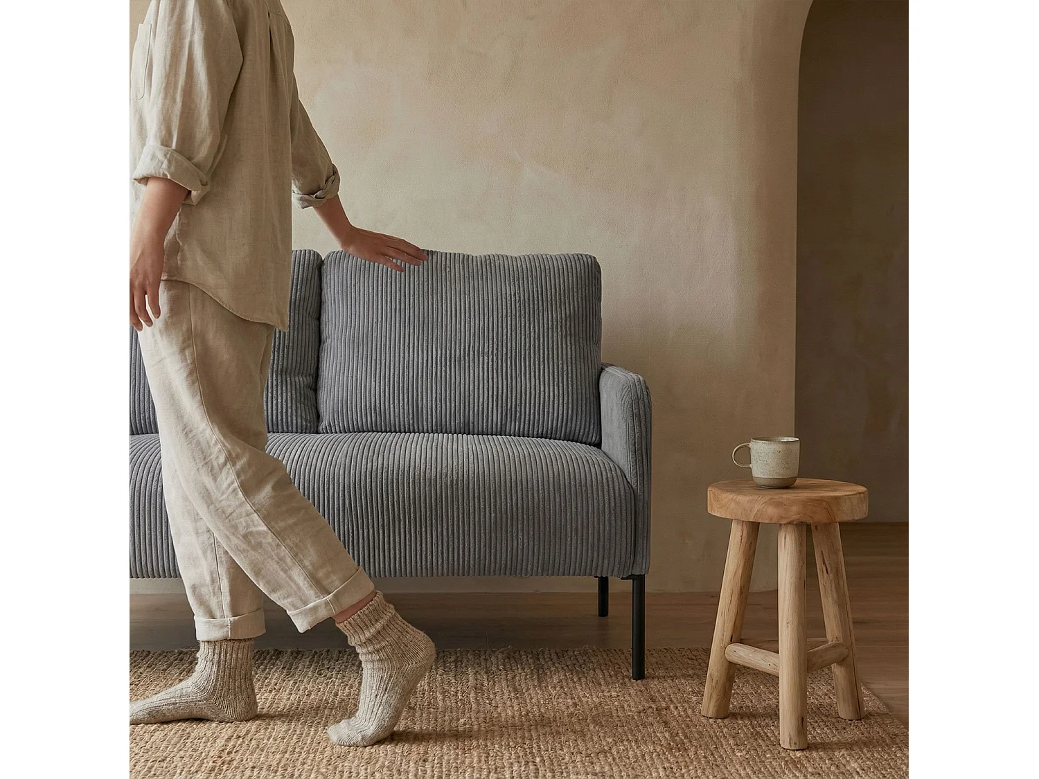 Canapé 2 places moderne et élégant Manuelo Velours côtelé Gris foncé