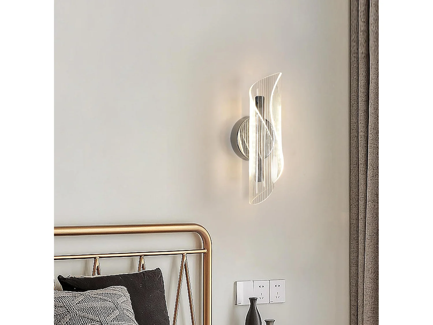 Applique Murale 12W  Design Créatif Incurvé Lumière Intérieure Moderne avec 3 Températures de Couleur