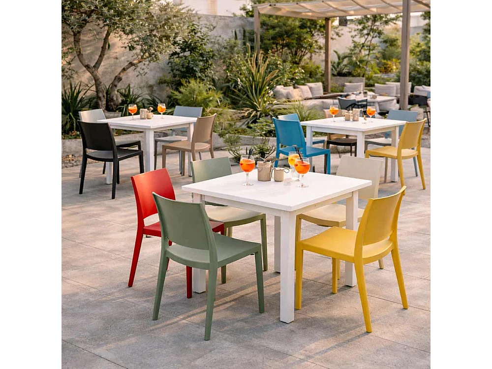 Silla Altea en plástico gris claro, modelo confort