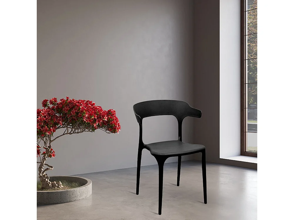 Chaise California en plastique noir empilable modèle confort