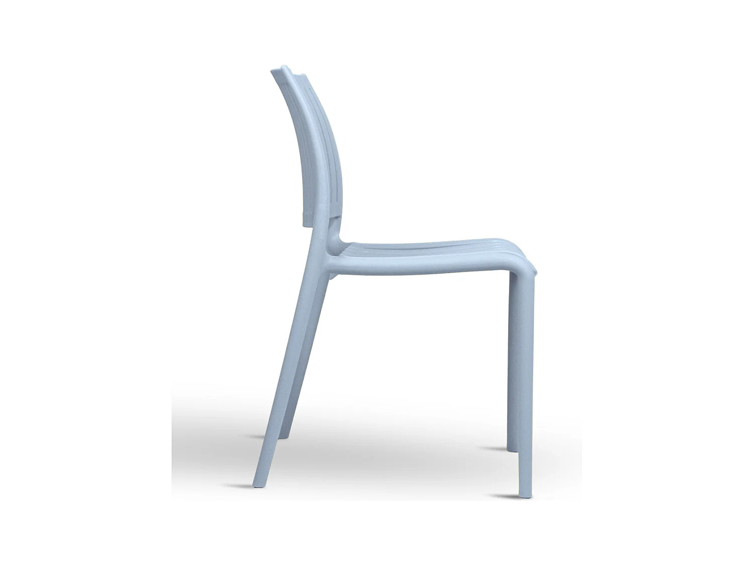 Chaise d'extérieur Aurora en plastique bleu clair, modèle confort