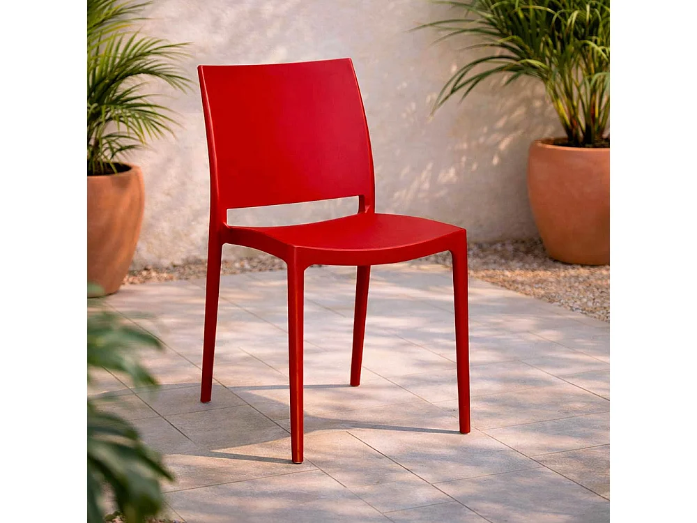 Chaise de salle à manger Altea en plastique rouge, modèle confort