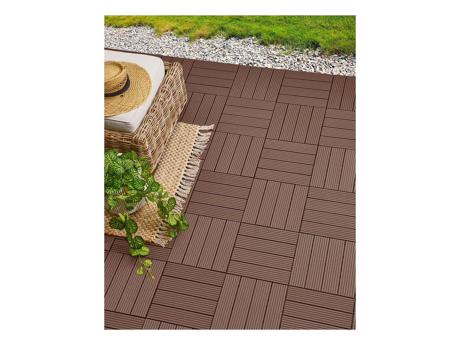 Suelo de exterior ATELETA Compuesto de madera y plástico (WPC) Marrón