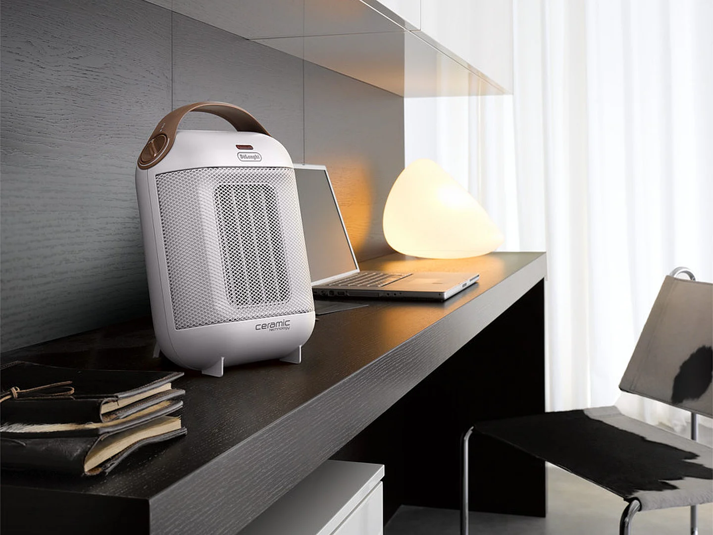 Keramische Ventilatorkachel De'Longhi HFX30C18 1800W Wit - 2 Vermogensniveaus, Instelbare Thermostaat, Zomer Ventilatie