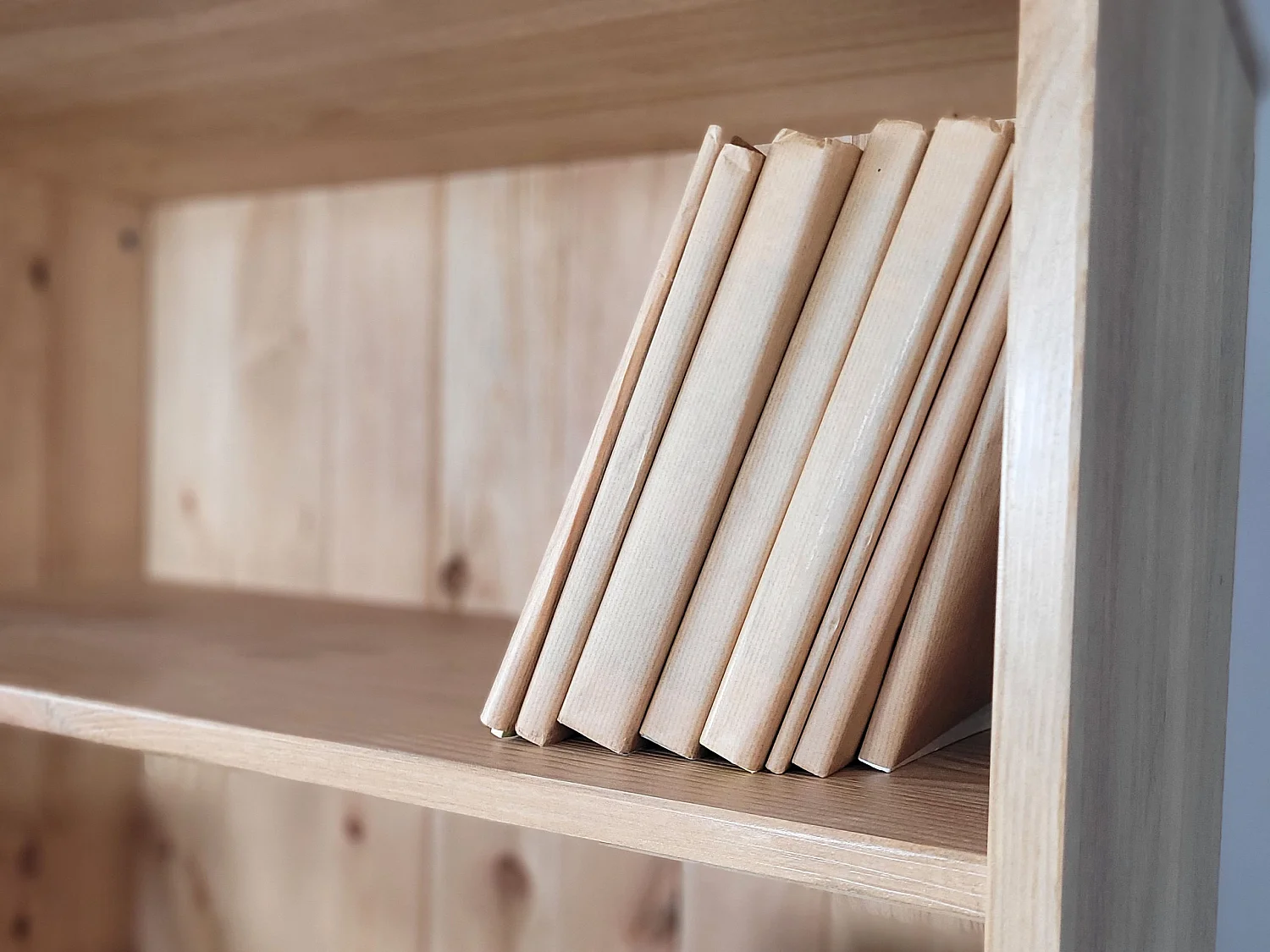 Bibliothèque Natural Wood I en bois massif, couleur chêne