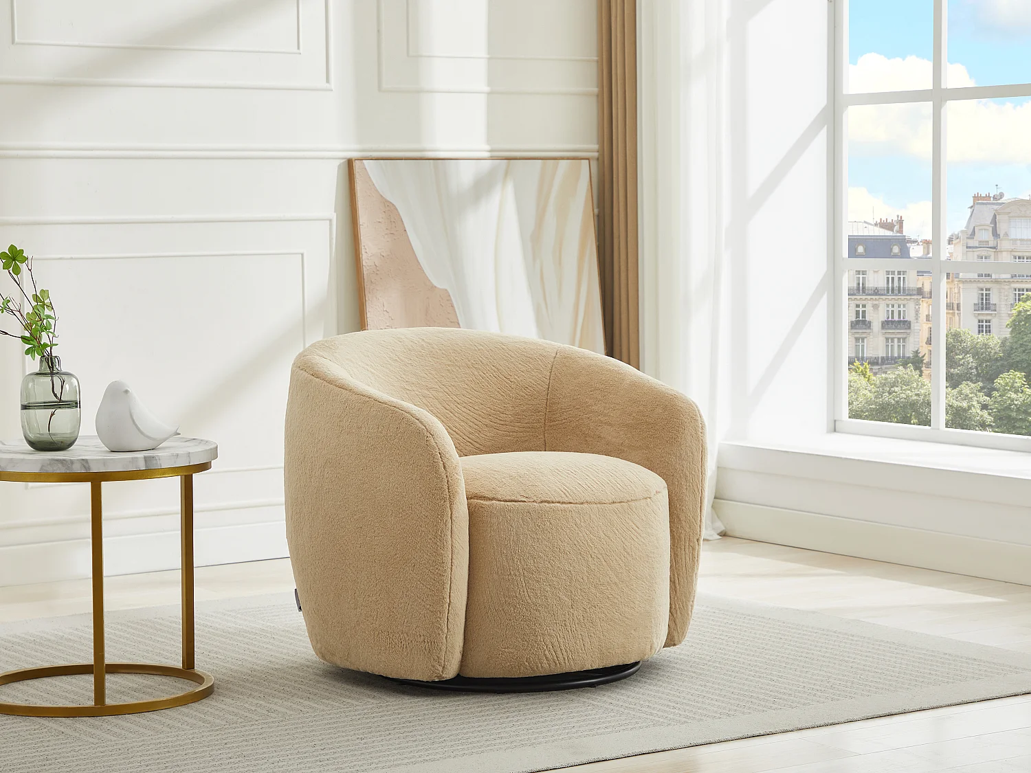 Fauteuil pivotant en fausse fourrure beige VEREIDE