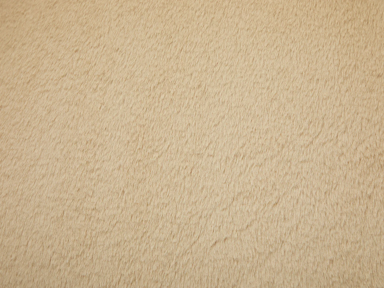 Fauteuil pivotant en fausse fourrure beige VEREIDE