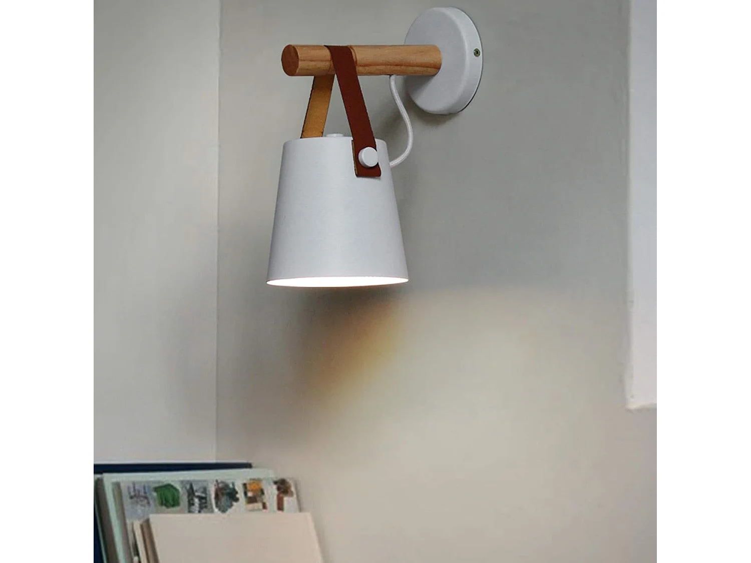 Appliques murales LED modernes, applique murale de ceinture E27 européenne simple lampe de chevet en bois massif moderne créative en métal fer allée étude lanterne