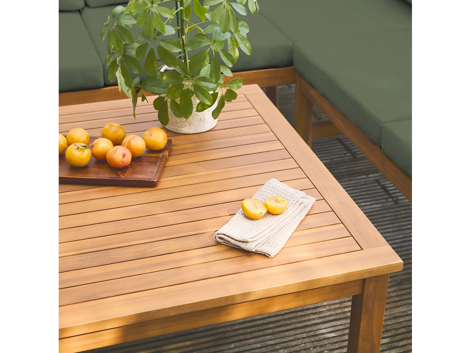 Salon de jardin d'angle kaki en acacia 5 places LOBERIA CORNER. table carrée