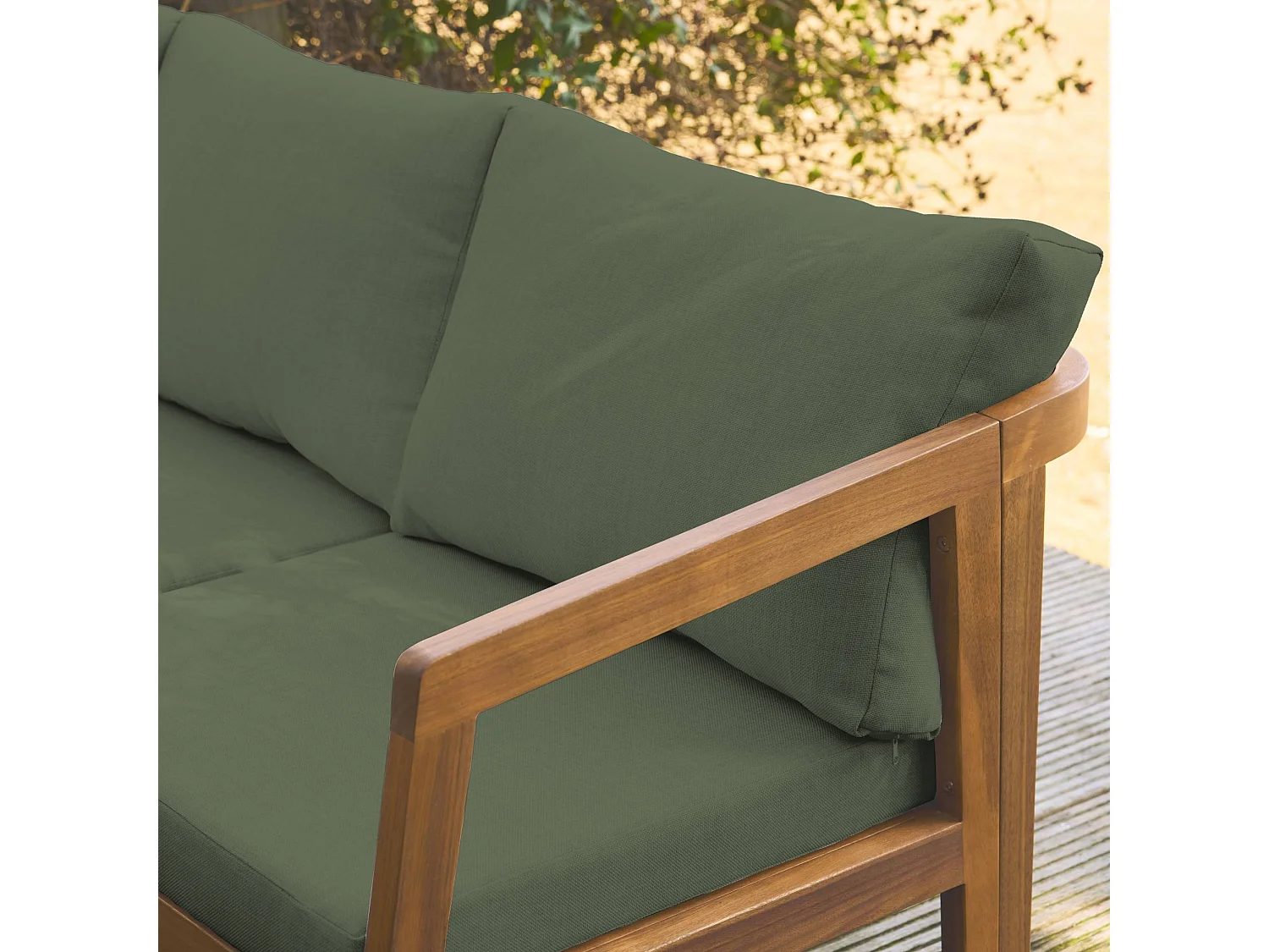 Salon de jardin d'angle kaki en acacia 5 places LOBERIA CORNER. table carrée