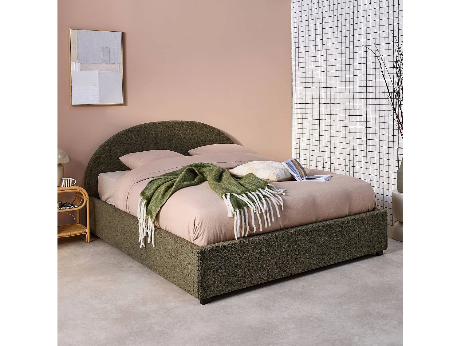 Lit coffre avec sommier à lattes et tête de lit. finition bouclette. kaki. L 206 x P 153.5 x H 102cm