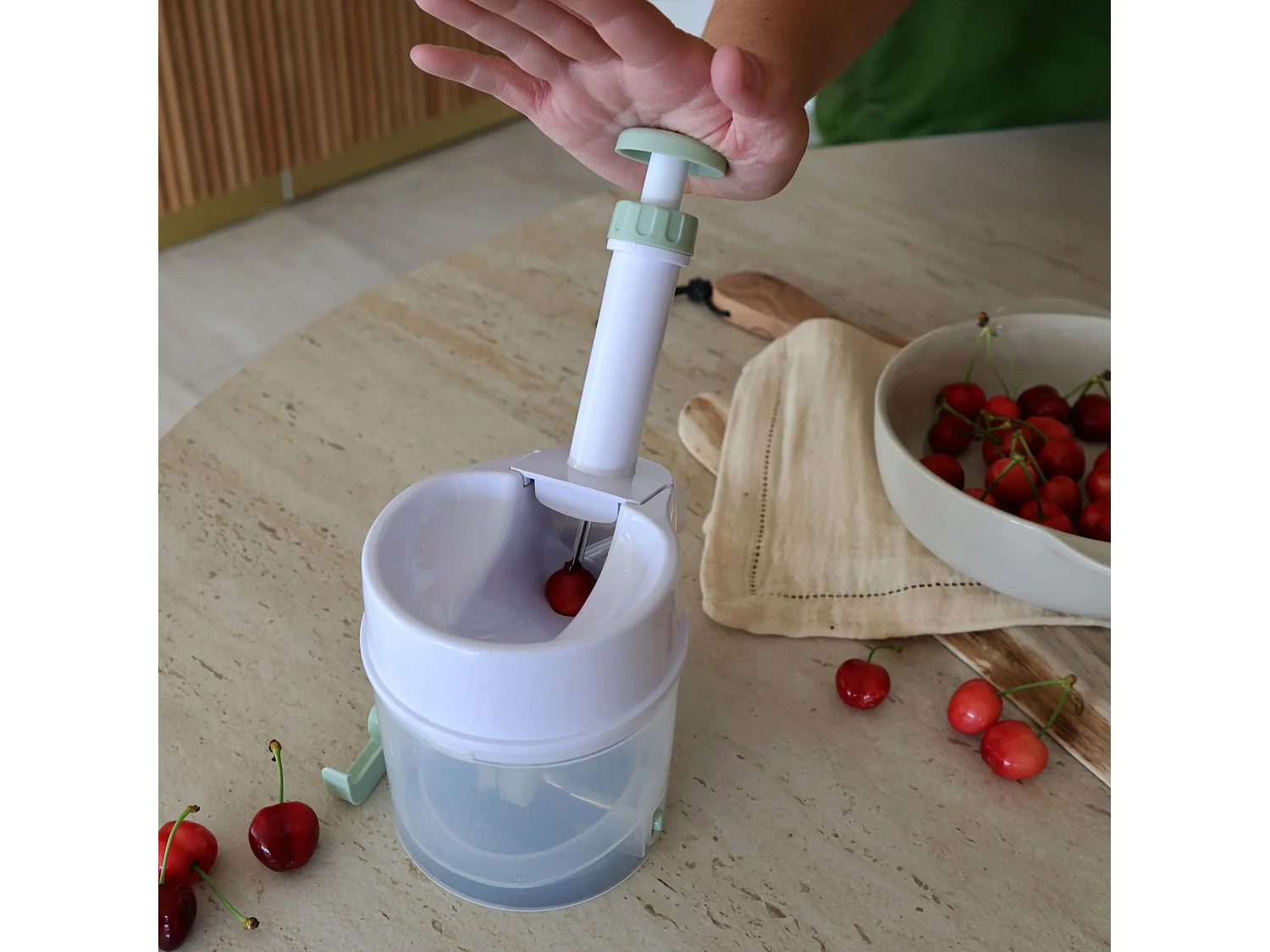 Menastyl - Denoyauteur A Cerise En Plastique Blanc