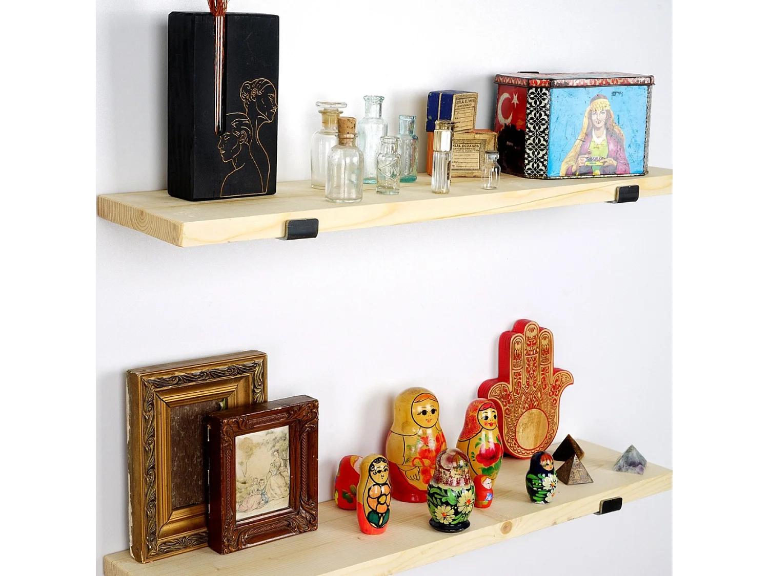 Wandplank van sparrenhout en metaal BUSSA - 2 opbergvakken - hout en zwart