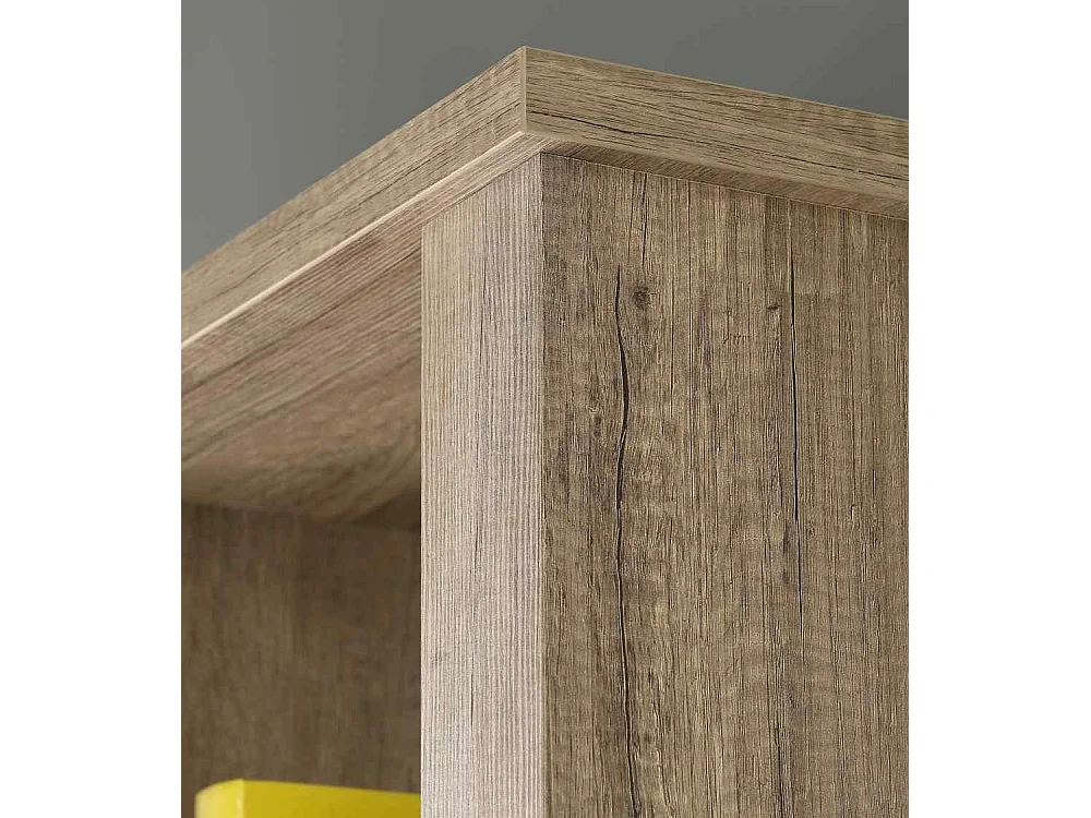 Vitrina alta de 211x111x42 cm con acabado en madera de roble antiguo en color marrón Yukon