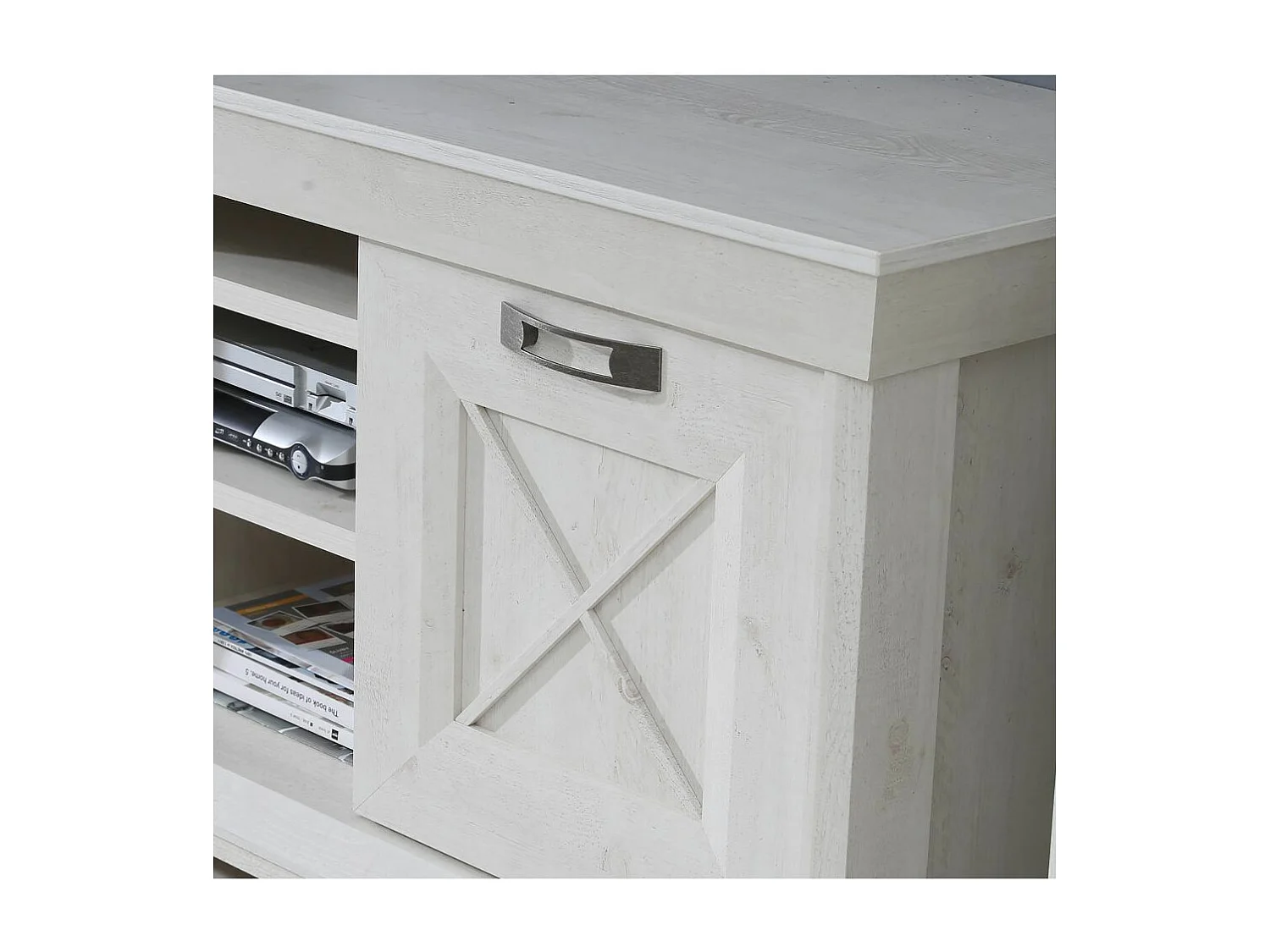 Mueble TV de 67x148x48 cm con 2 puertas batientes y 3 huecos abiertos en blanco Karen