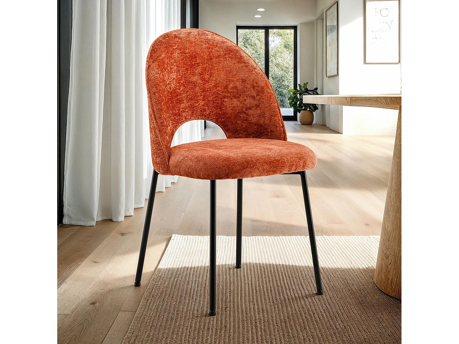 Lot de 2 chaises SERENA avec revêtement en tissu orange et structure en métal noir, chaise de salle à manger