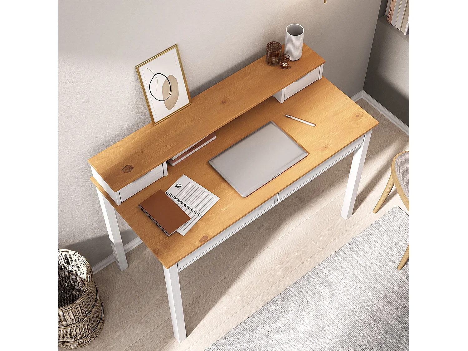 Bureau RAUL L 114 cm en bois massif coloris blanc et chêne avec quatre tiroirs et une niche réhausse écran intégrée